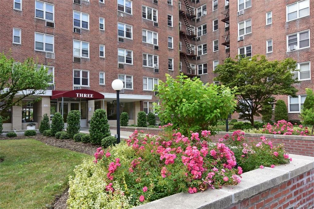 Property Photo:  3 Sadore Lane 3K  NY 10710 