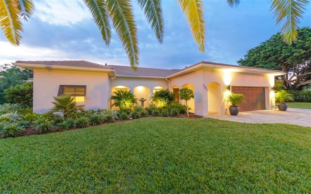 Property Photo:  501 Halyard Lane  FL 34228 