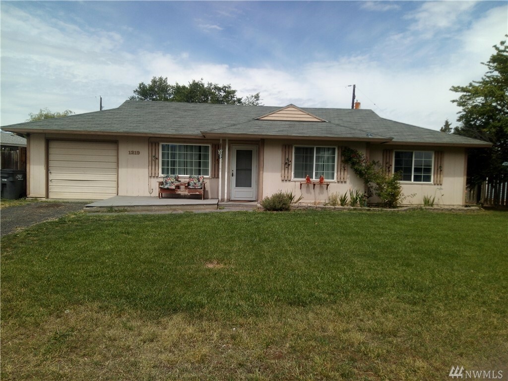 1219 Pershing Rd  Moses Lake WA 98837 photo