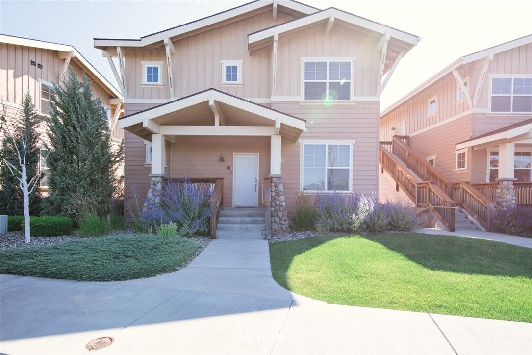 Property Photo: 4395 Westshore Drive NE 802 WA 98837