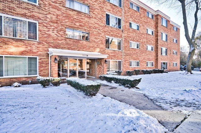 Property Photo: 6220 North Ridge Avenue S103 IL 60660