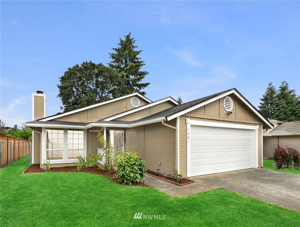 Property Photo:  1501 S 94th Street  WA 98444 