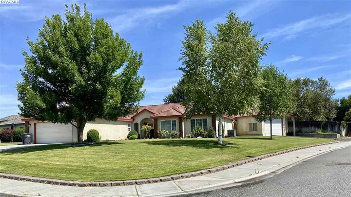 2704 Briarwood  West Richland WA 99353 photo