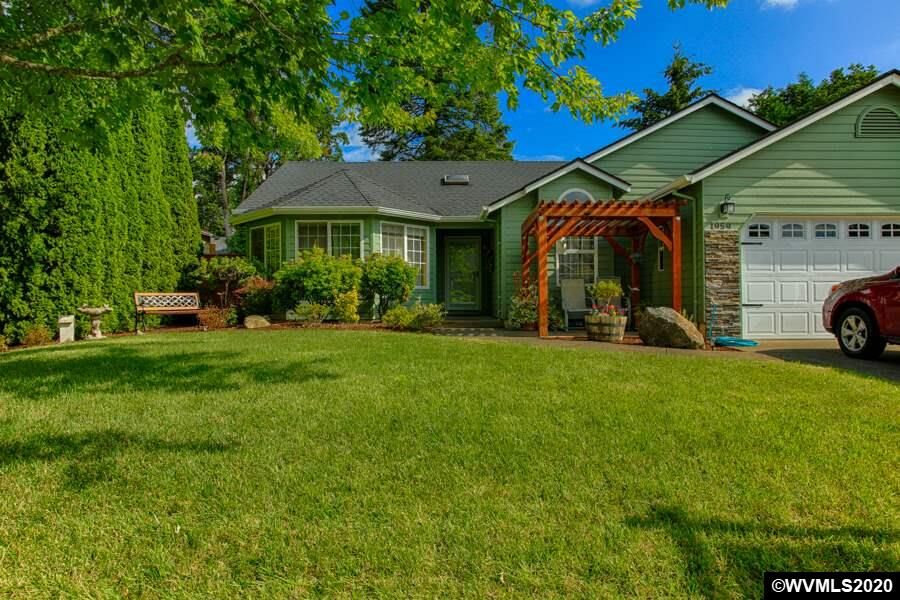 Property Photo: 1959 Woodhaven St NW OR 97304