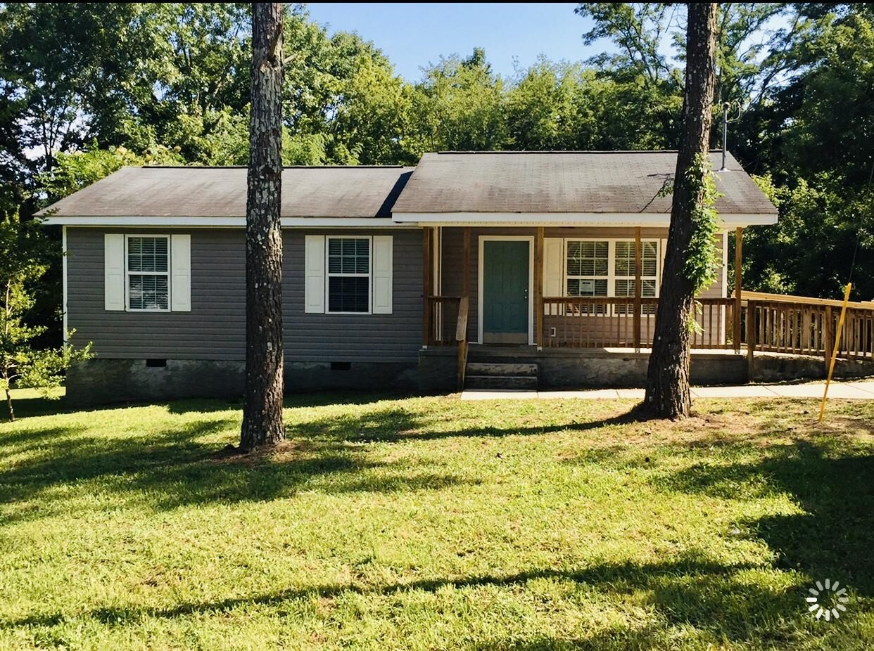 Property Photo:  913 Henderson Street  GA 30728 