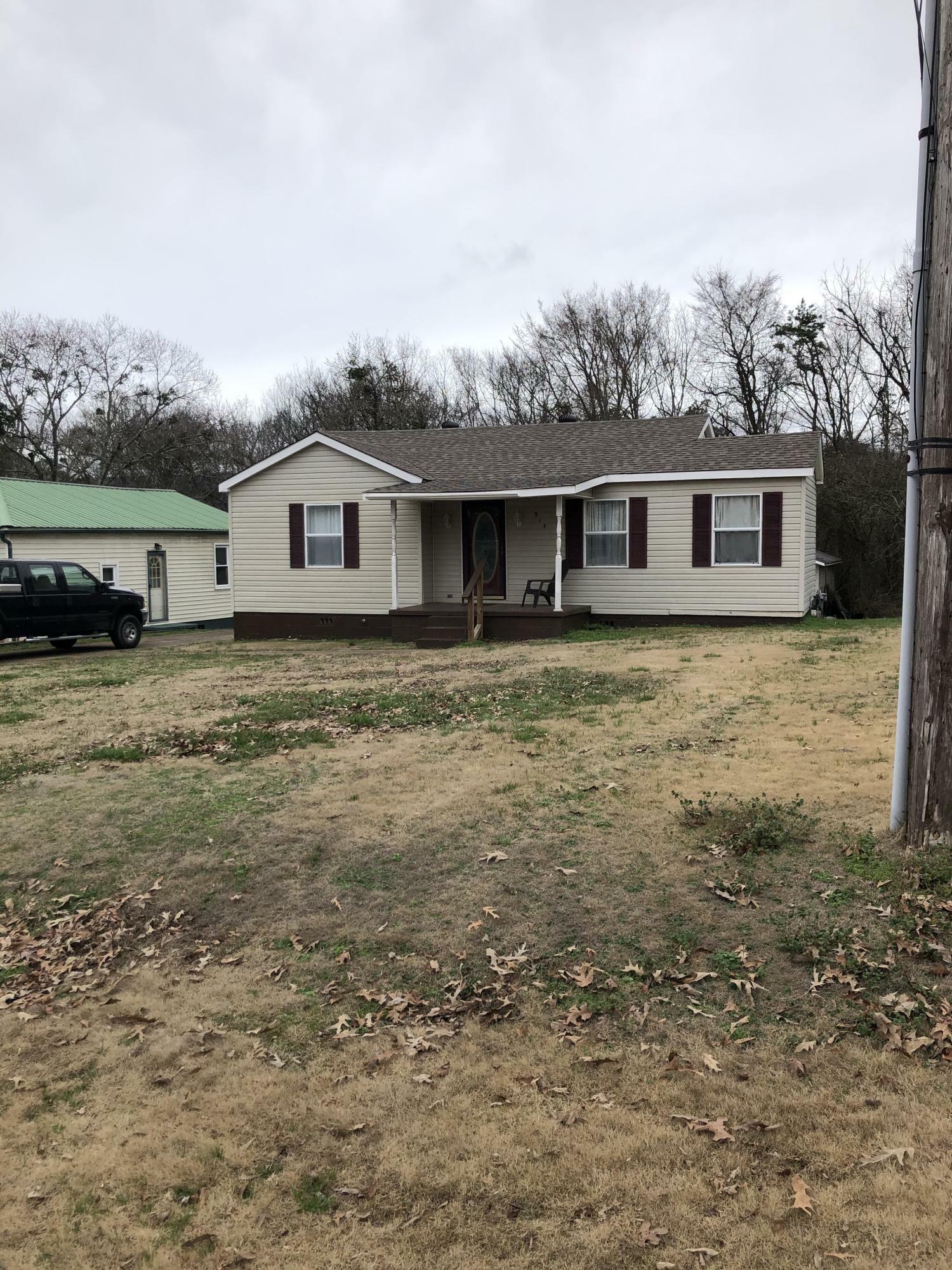Property Photo: 915 Ehrich Avenue AL 35740