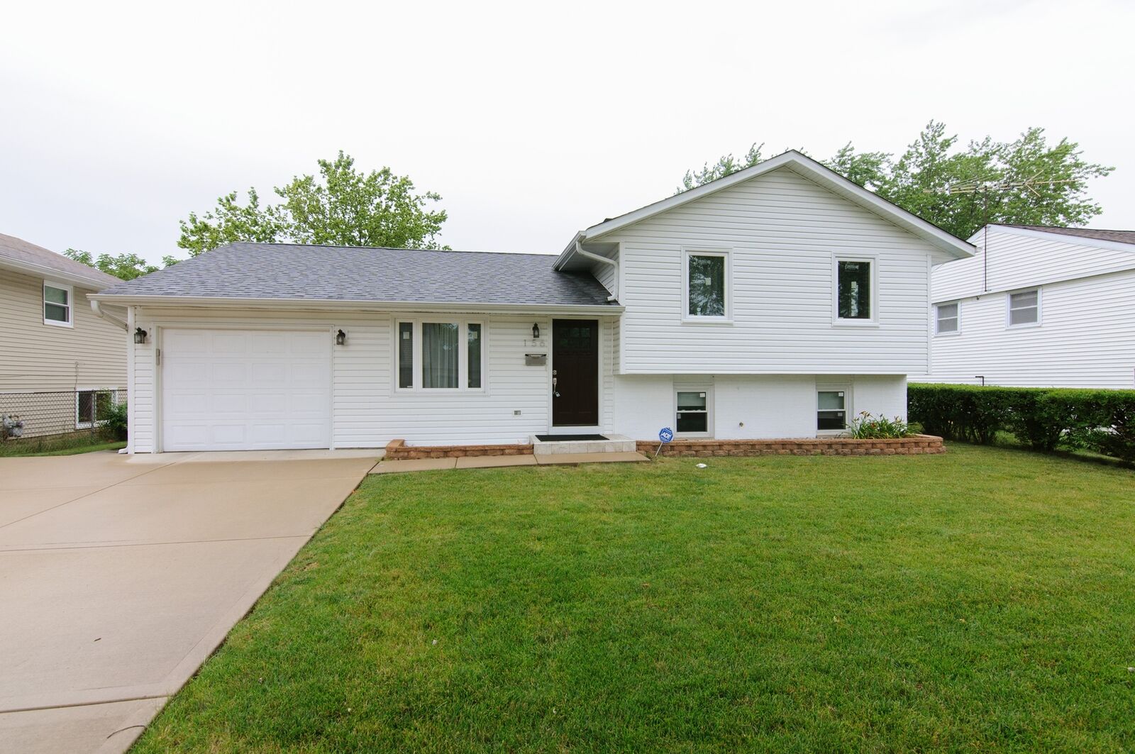 Property Photo: 156 West Altgeld Avenue IL 60139