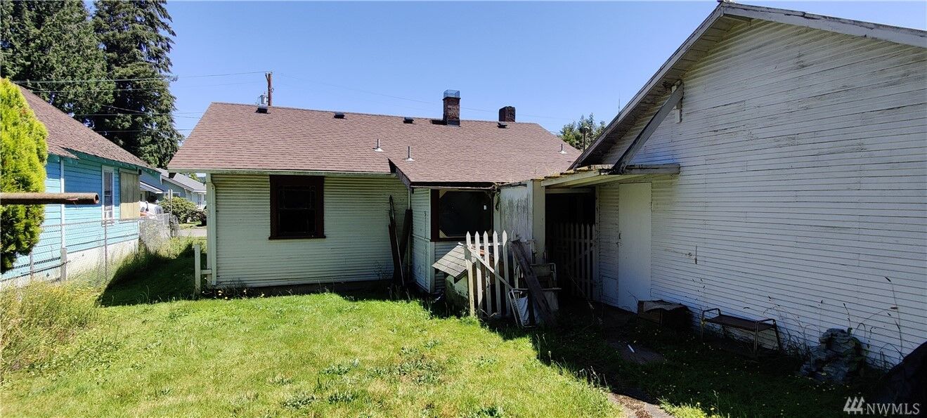 Property Photo:  1329 Central Blvd  WA 98531 