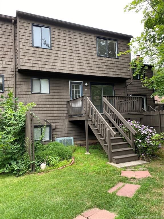 Property Photo:  20 Hampton Park 20  CT 06405 