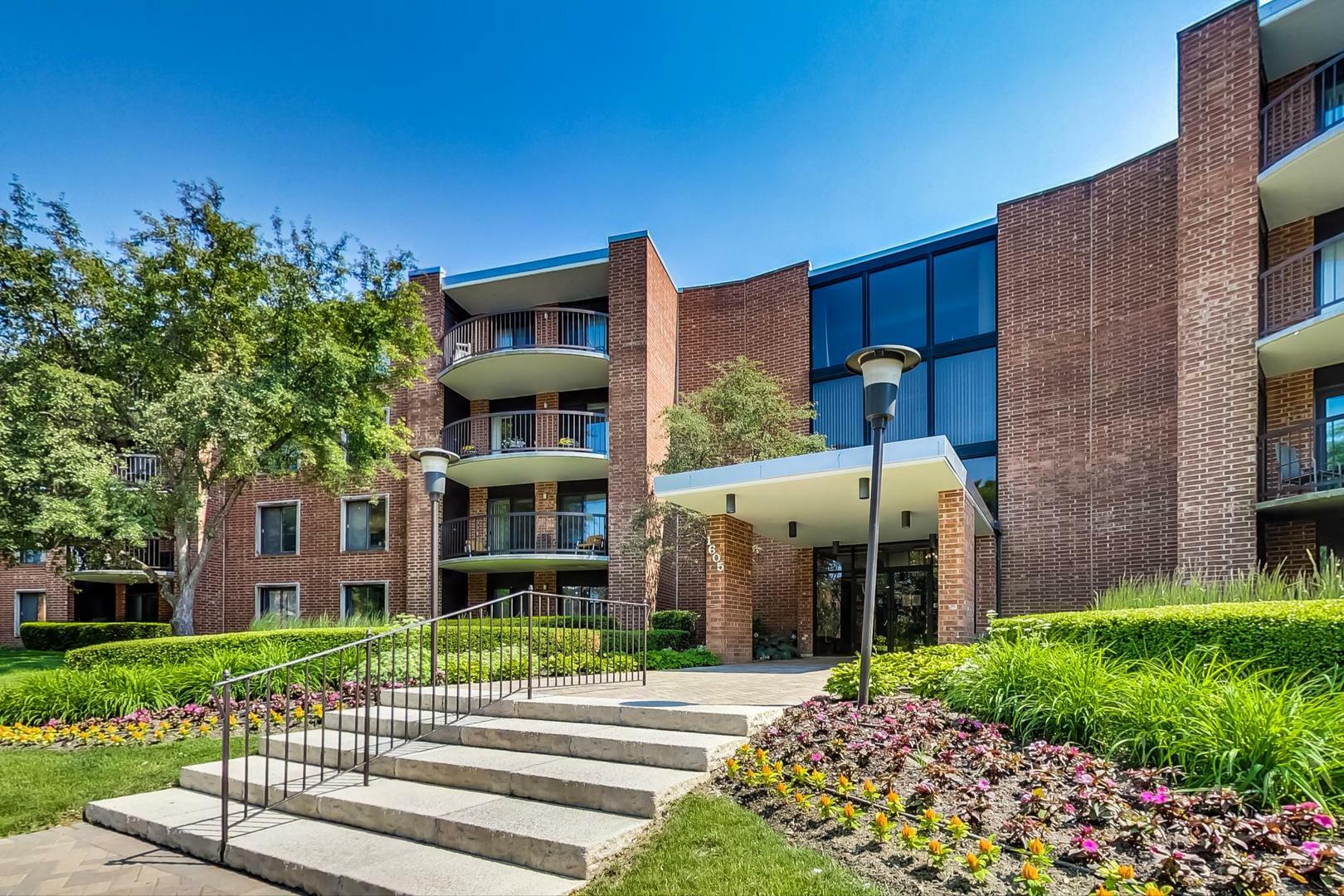 Property Photo: 1605 East Central Road 122C IL 60005