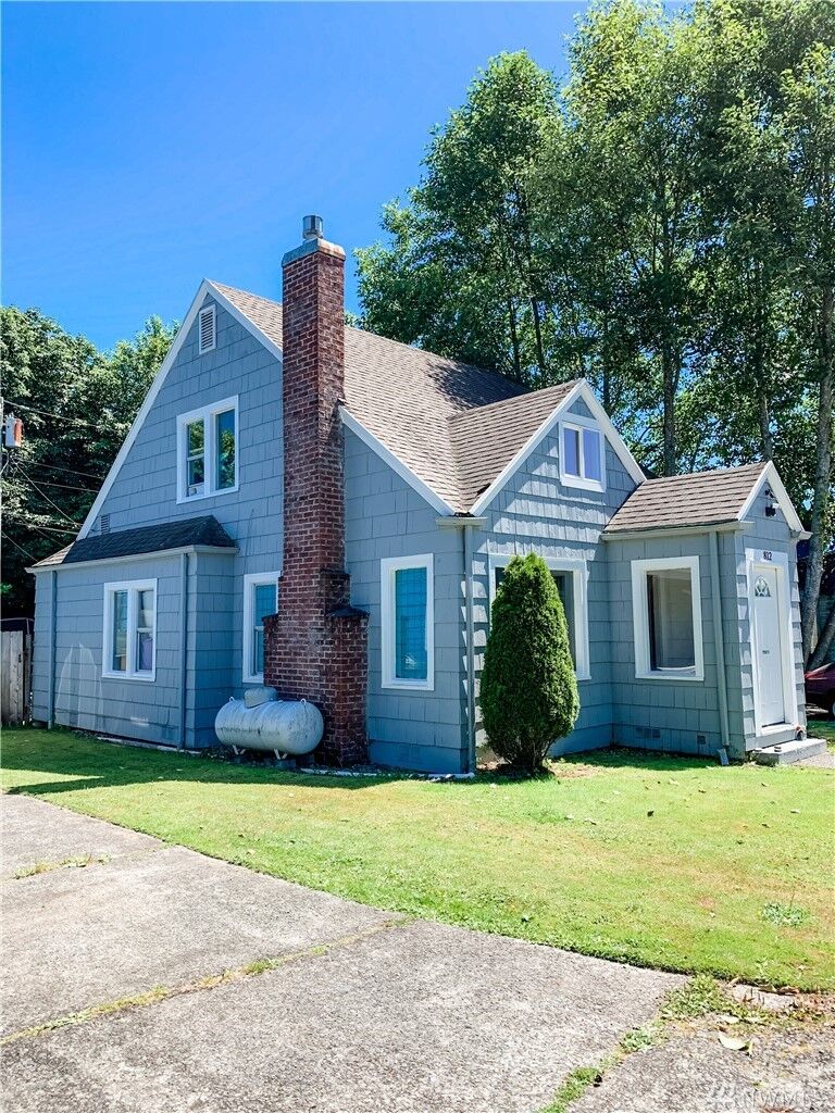 House for sale in Aberdeen 812 Canyon Ct, Aberdeen, WA 98520