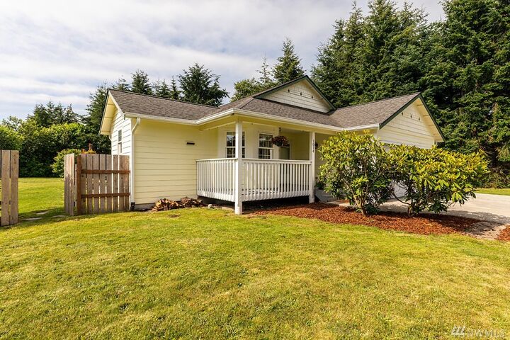 Property Photo: 1014 NE Summit Loop WA 98239