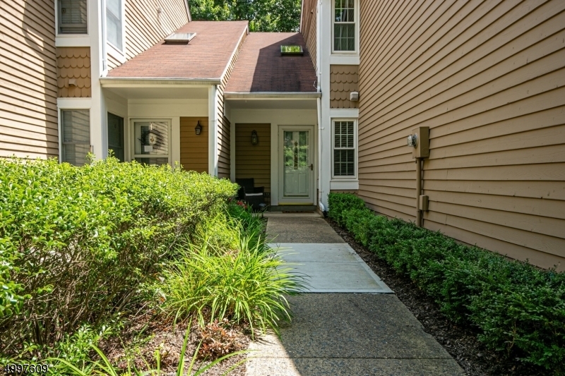 Property Photo:  27 Cambridge Rd  NJ 07921 