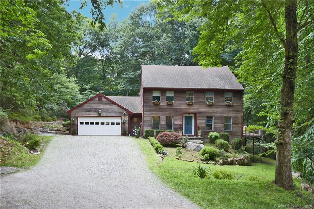 Property Photo:  65 Ledgewood Drive East  CT 06883 