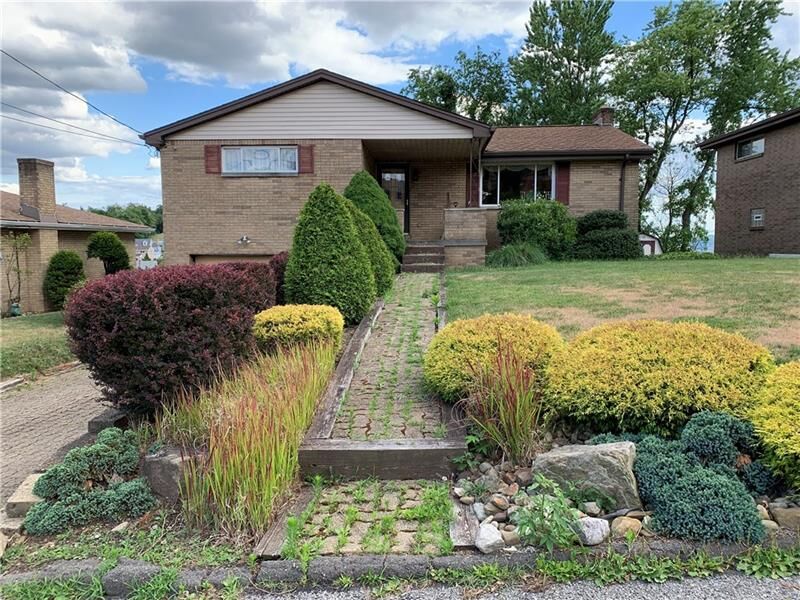 Property Photo:  207 Joyce Dr  PA 15212 