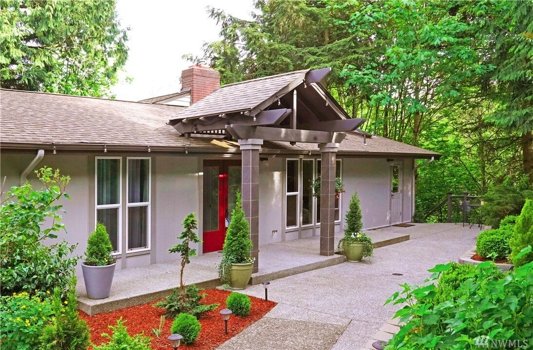 Property Photo: 5324 NE 201st Place WA 98155