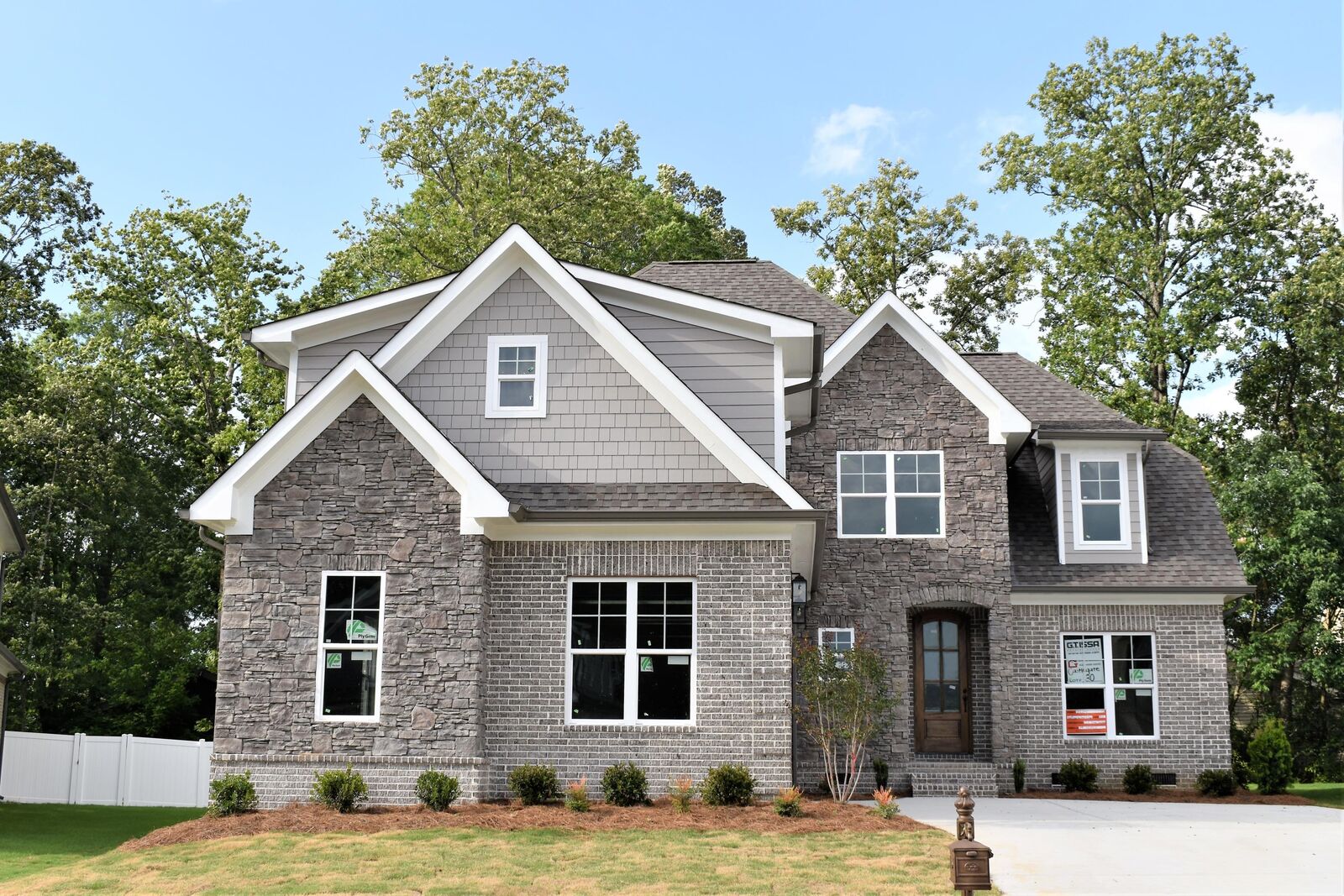Property Photo: 8209 Knottingwood Way TN 37421
