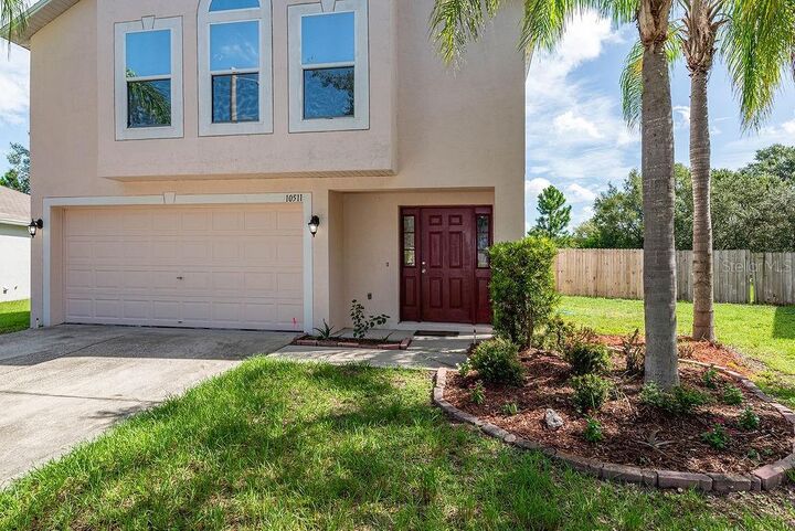 Property Photo:  10511 Maronda Drive  FL 33578 