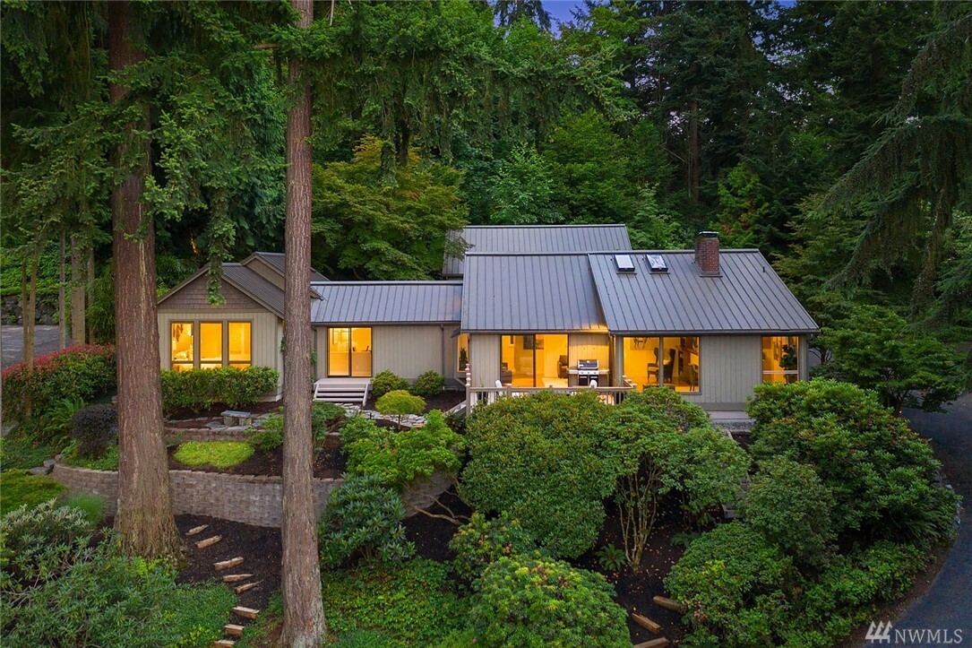 Property Photo:  9309 SE Shoreland Drive  WA 98004 