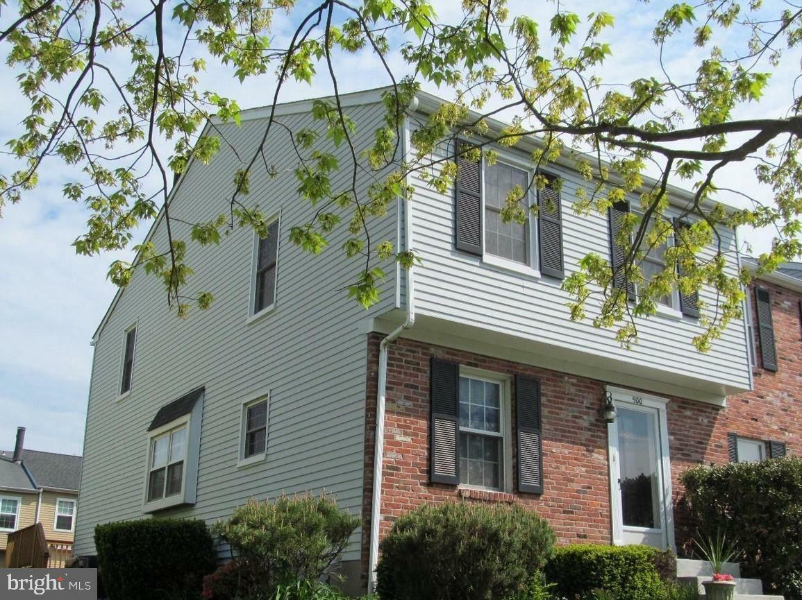 Property Photo:  900 Seminole Gardens  PA 19002 