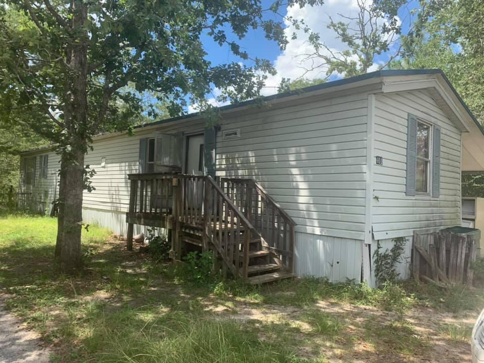 Property Photo: 401 Smith Road FL 32433