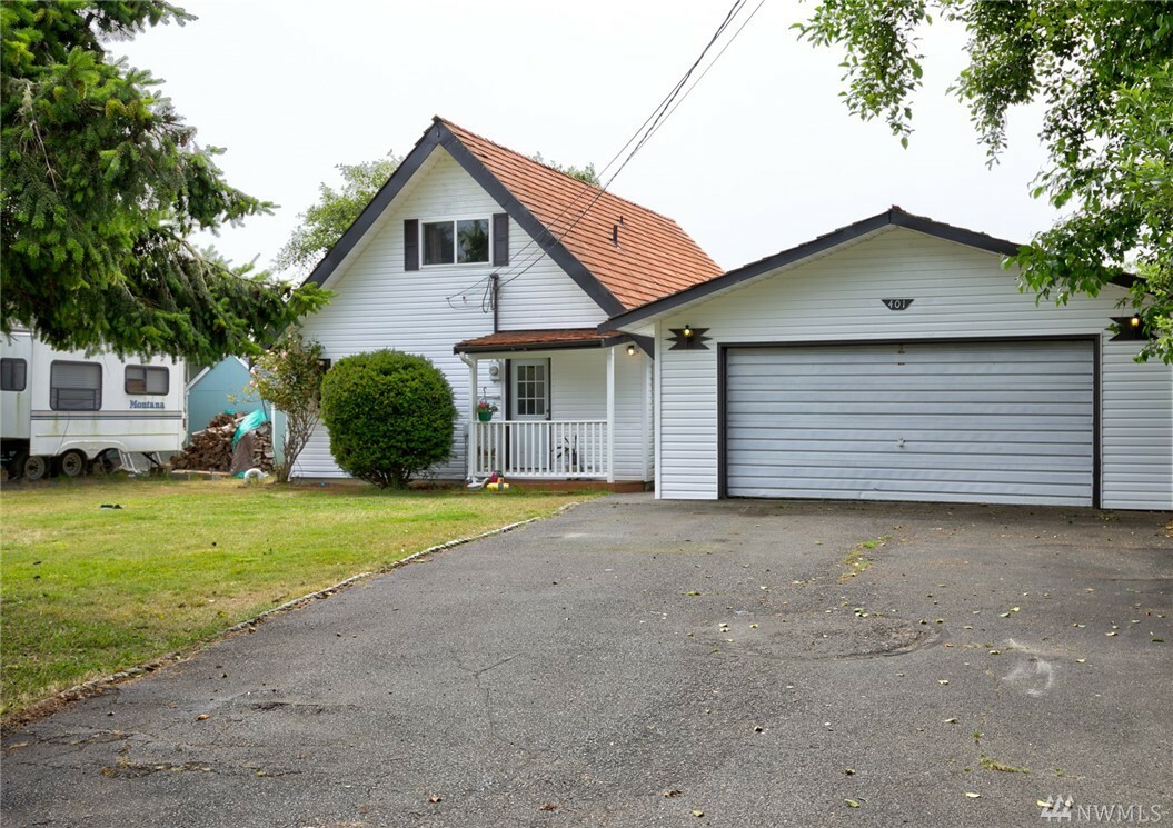 Property Photo:  401 Octopus Ave NE  WA 98569 