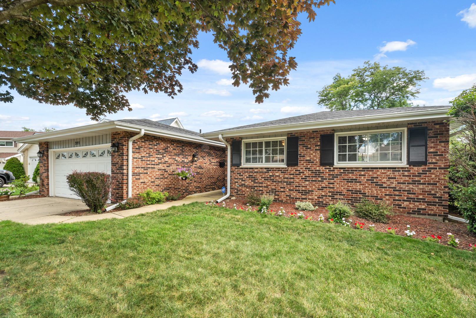 Property Photo:  311 Timbercrest Court  IL 60193 