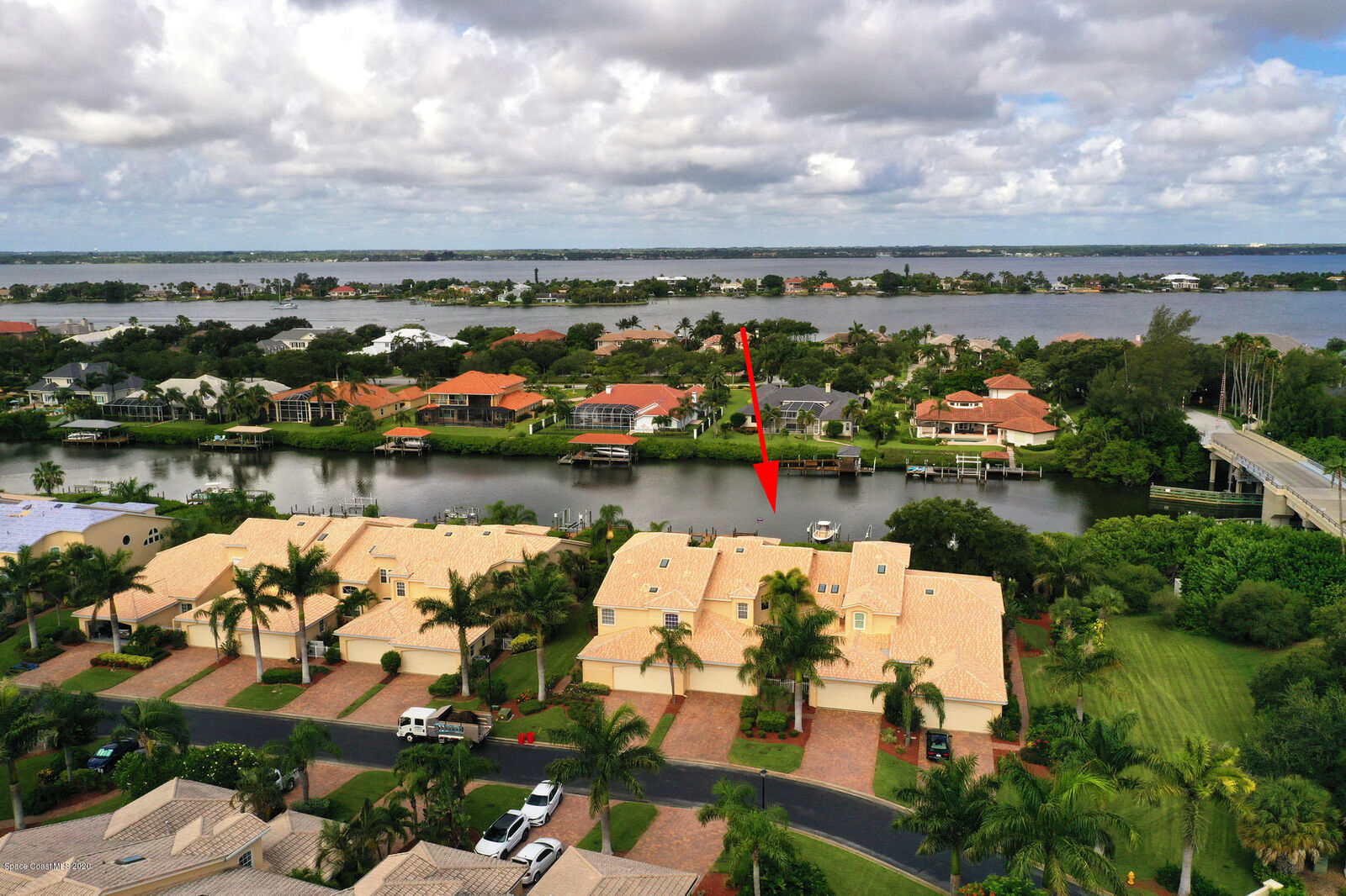Property Photo:  507 Island Court  FL 32937 