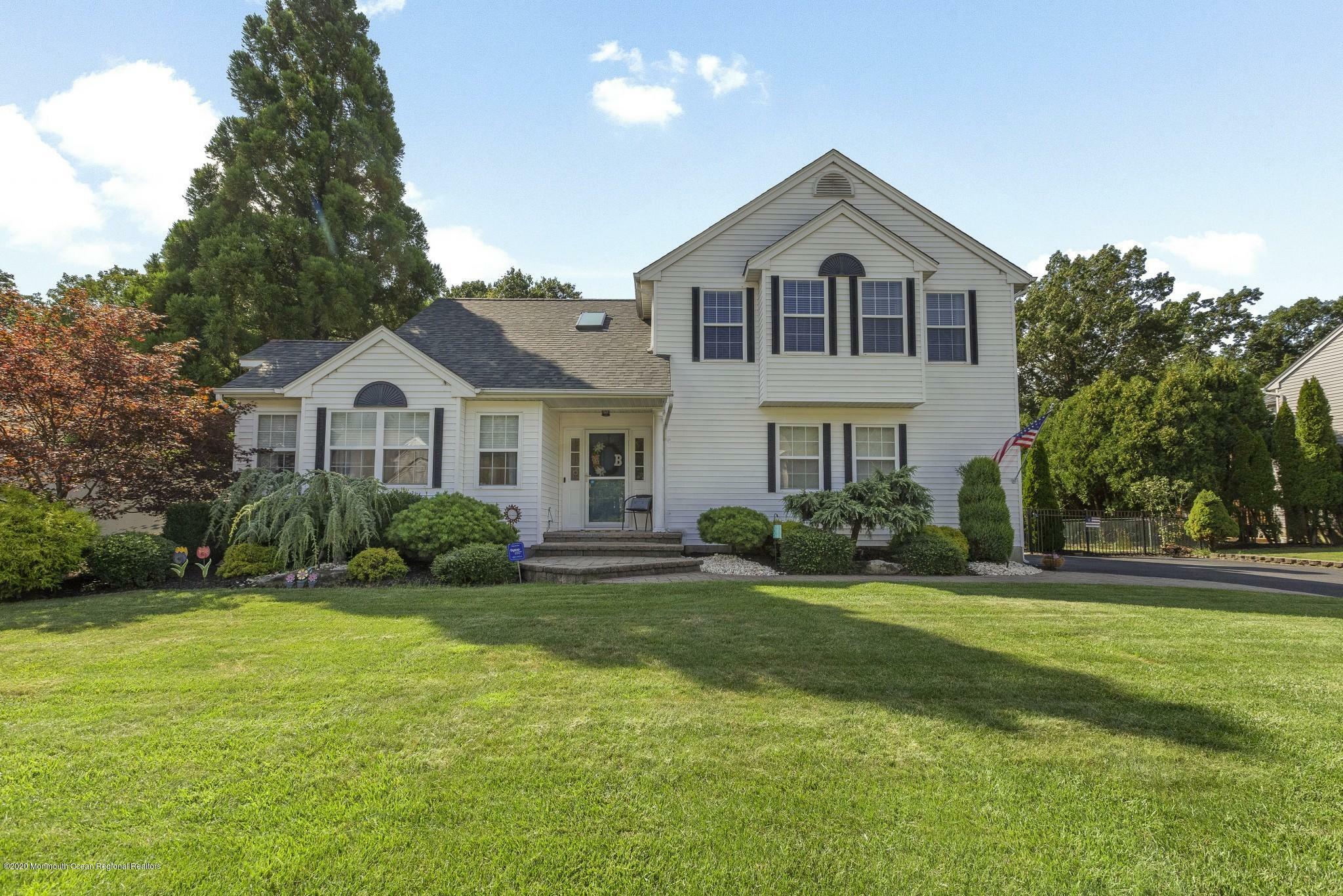 Property Photo:  25 Teakwood Drive  NJ 08527 