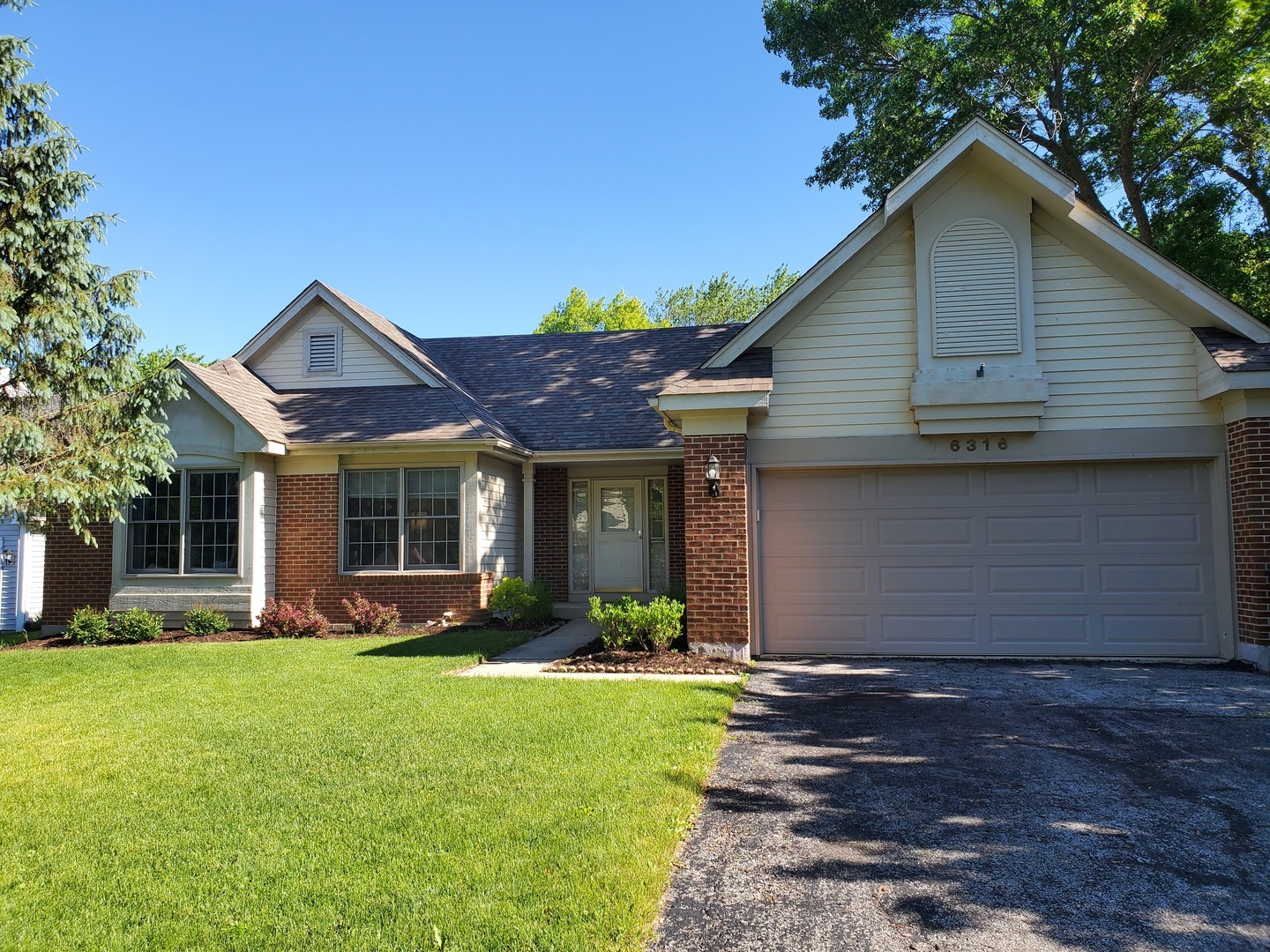 Property Photo: 6316 Old Farm Lane IL 60031