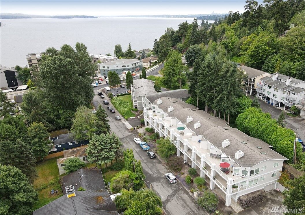 Property Photo: 11639 91st Lane NE 7 WA 98034