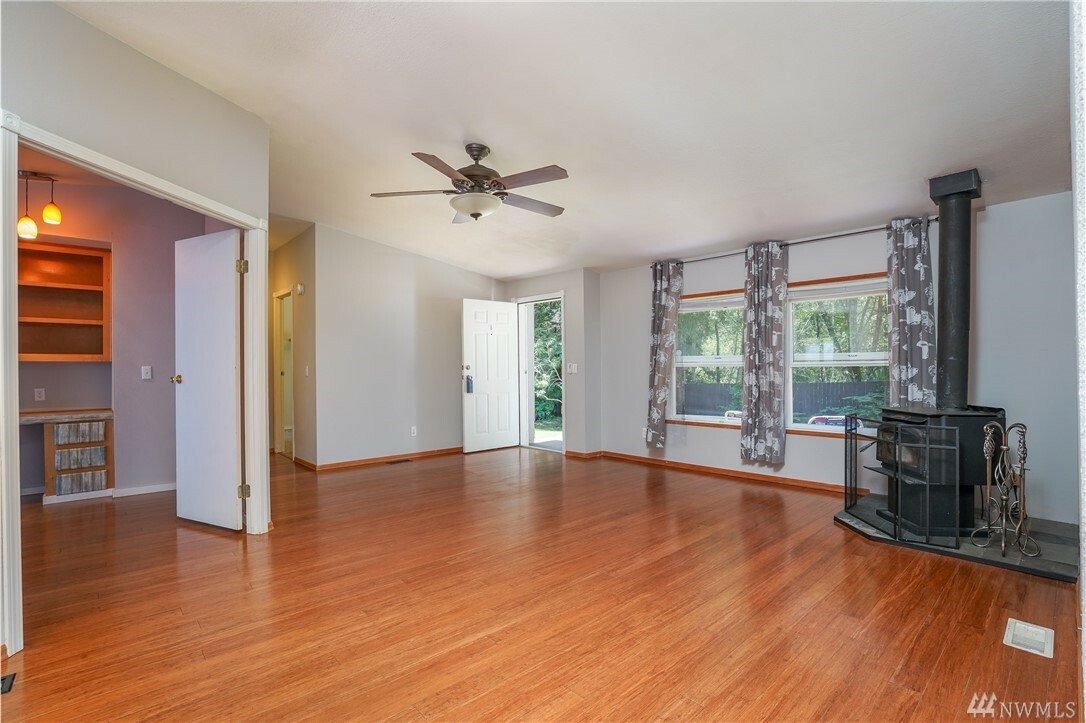 Property Photo: 9409 Lawrence Dr SE WA 98367