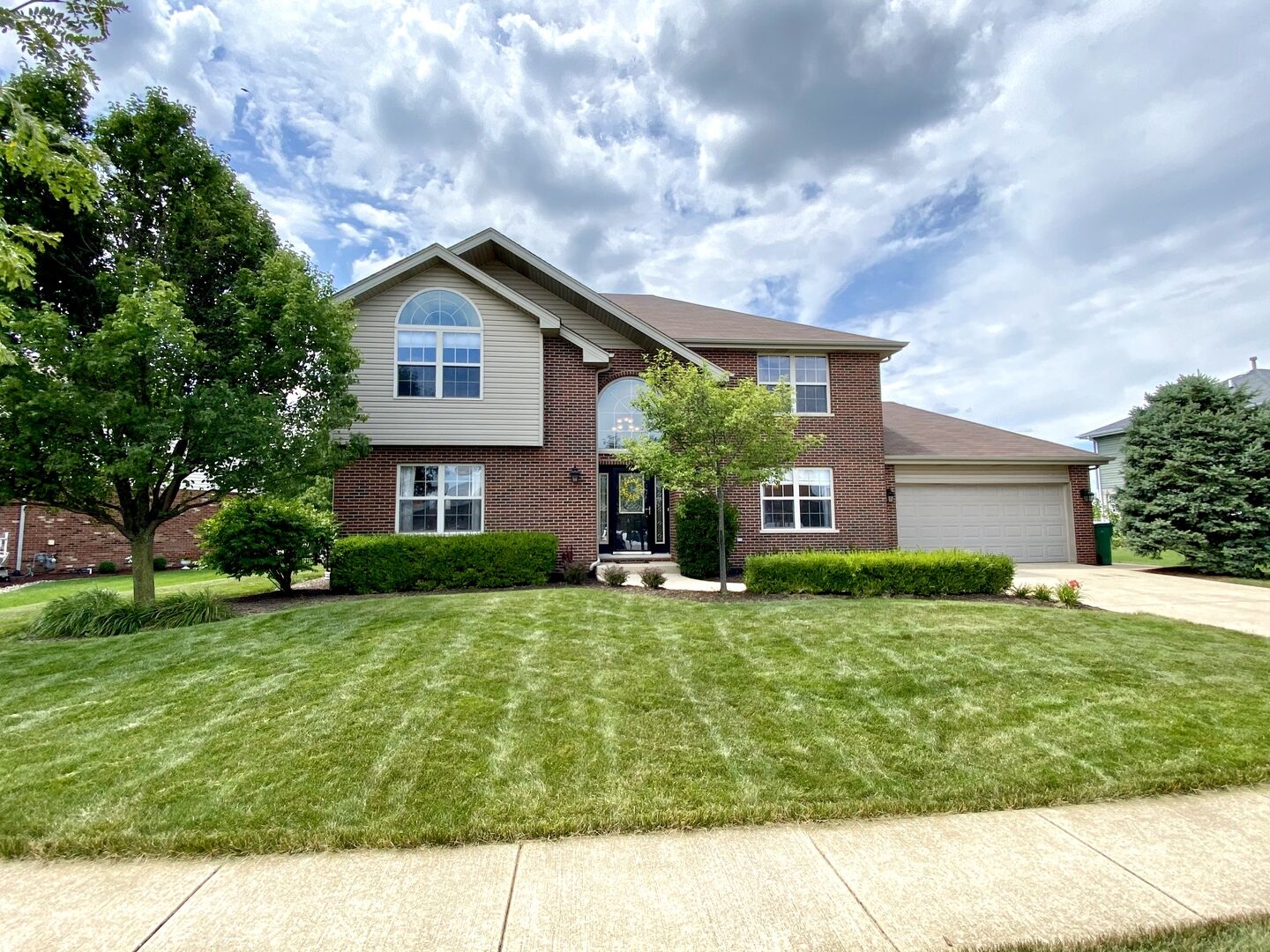 Property Photo: 24404 Arrowhead Drive IL 60442