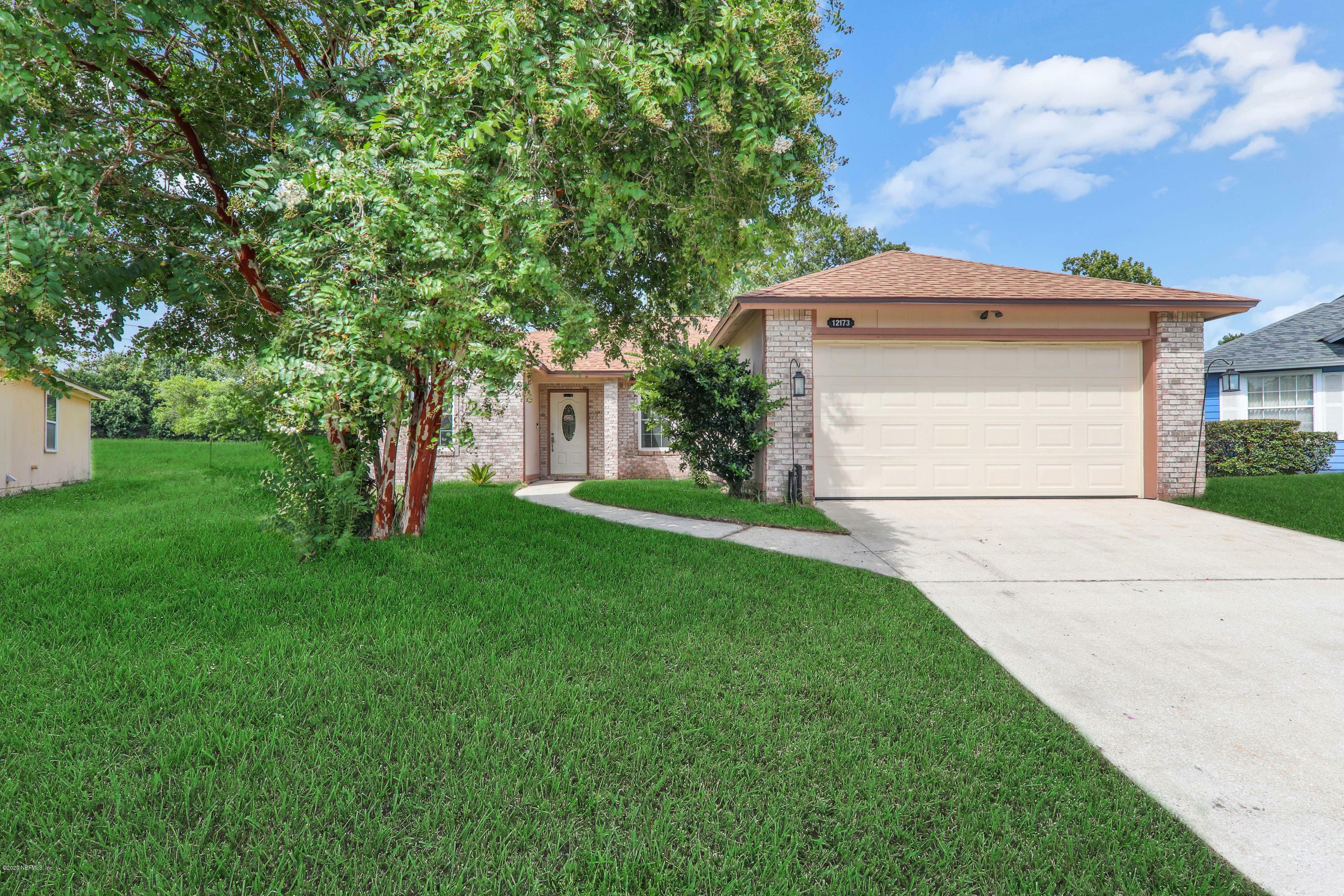 Property Photo: 12173 Cancun Drive FL 32225