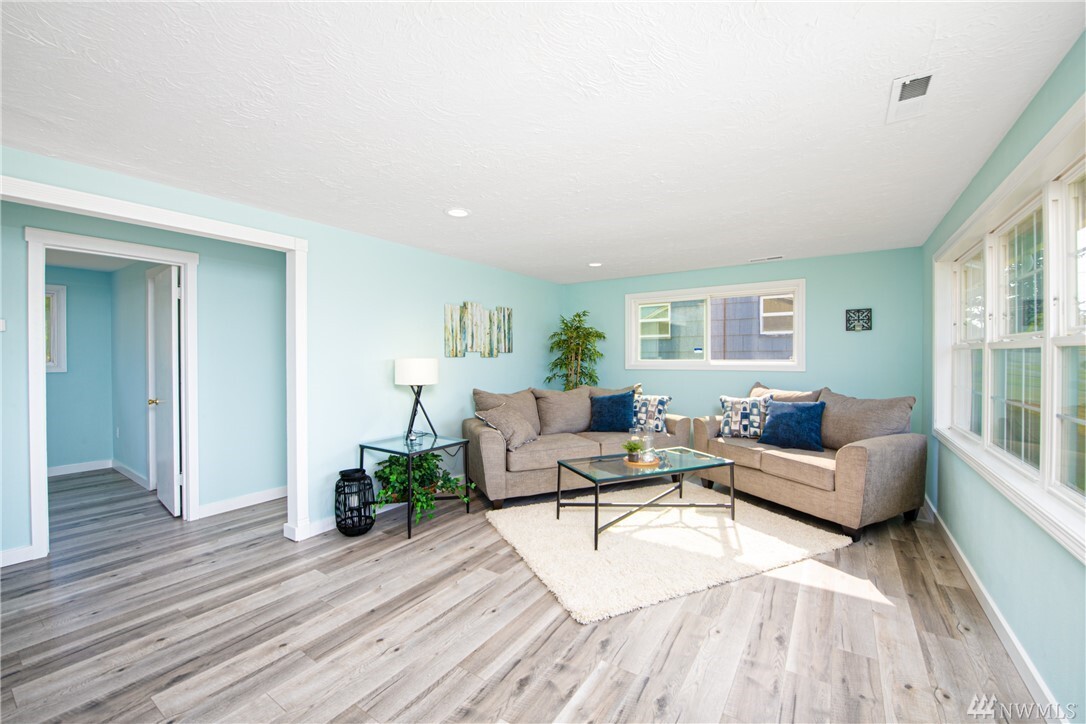 Property Photo: 1305 Broadview Drive WA 98221