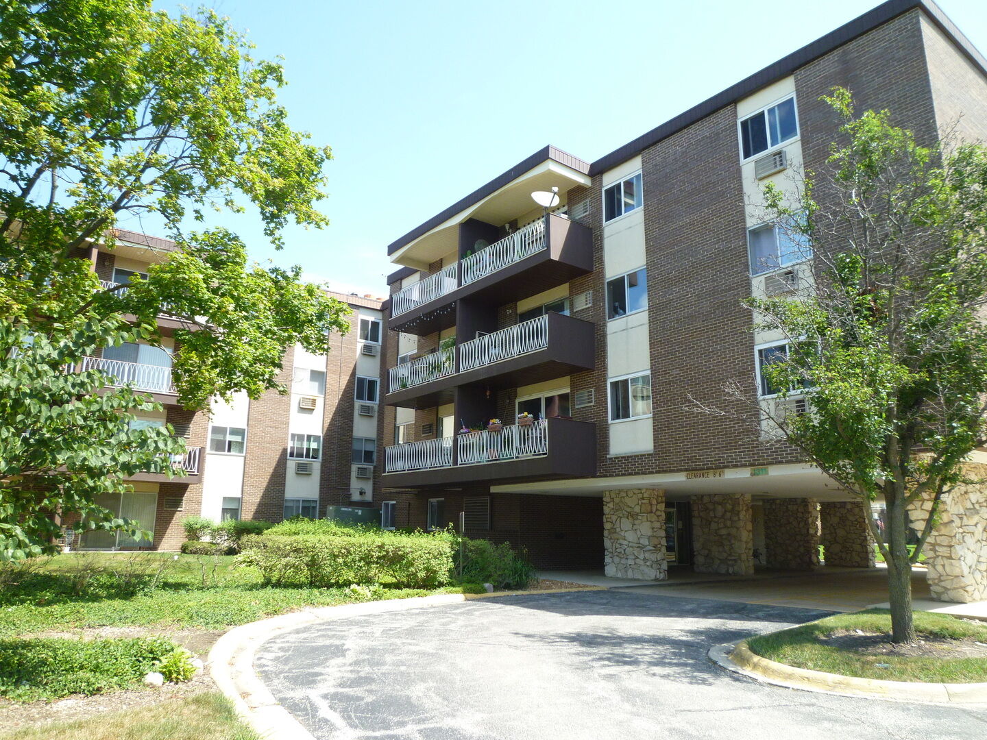 Property Photo:  1311 South Finley Road 307  IL 60148 