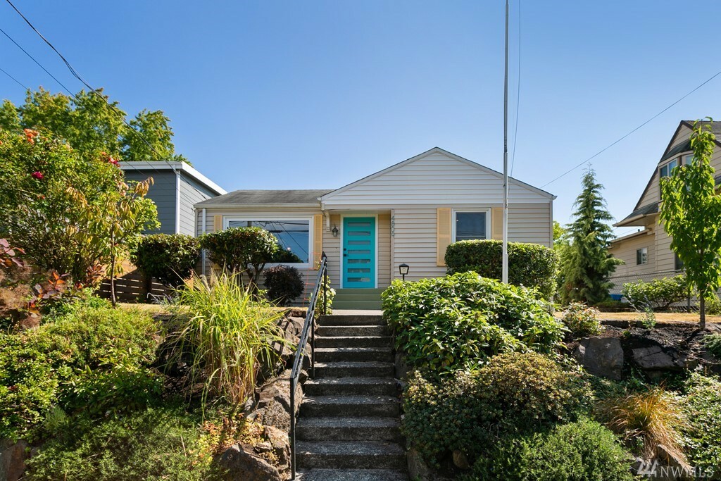 Property Photo: 4809 S Findlay St WA 98118
