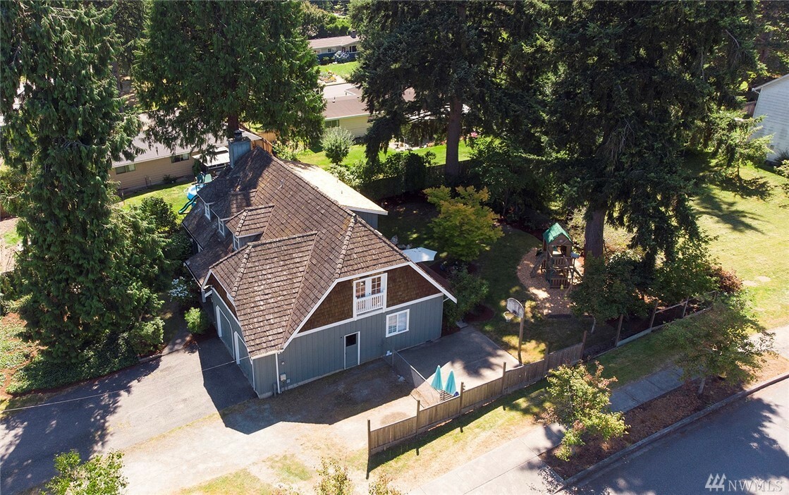 Property Photo: 18214 Larch Way WA 98037