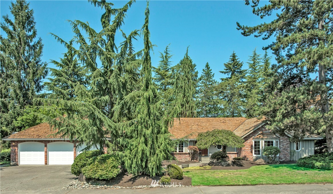 Property Photo:  8422 NE 27th Place  WA 98004 