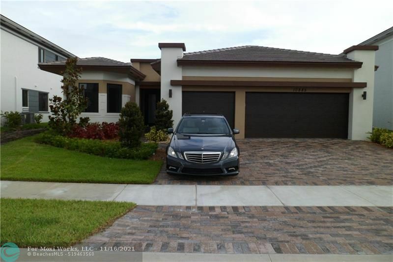 Property Photo:  10885 Coral St  FL 33076 