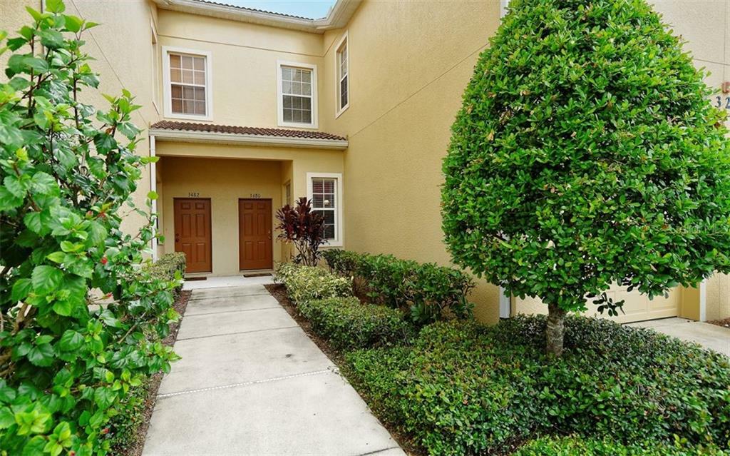 Property Photo:  3480 Parkridge Circle 32-103  FL 34243 