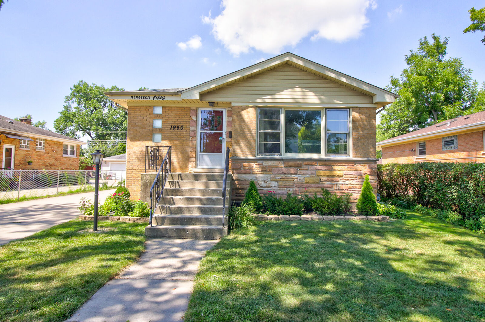 Property Photo:  1950 Pine Street  IL 60018 