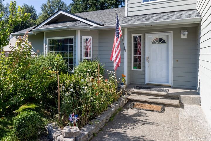 Property Photo: 9901 141st Street E WA 98373