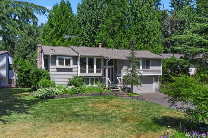 Property Photo:  15806 SE 166th Place  WA 98058 
