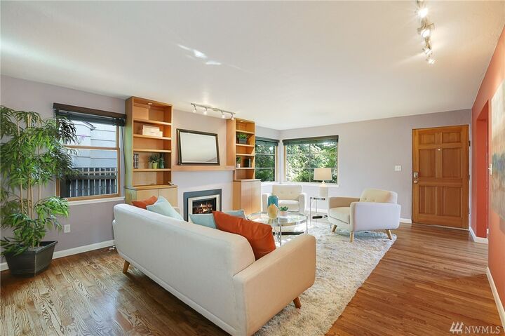 Property Photo: 9416 5th Avenue NE WA 98115