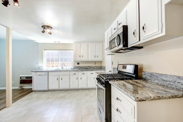 Property Photo:  2381 E Alden Street  CA 93065 