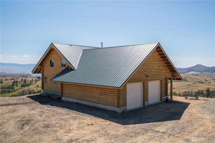 Property Photo:  34 Pine Creek Cemetery Rd  WA 98844 