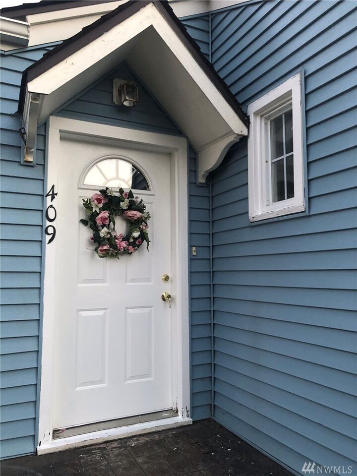 Property Photo: 409 W 5th St WA 98520