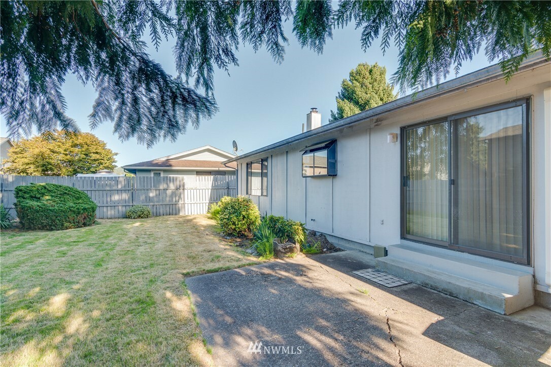 Property Photo:  142 Alturas Drive  WA 98626 