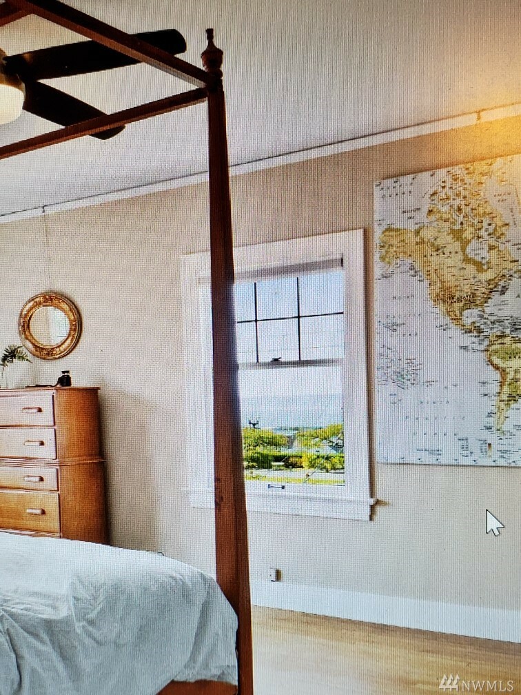 Property Photo: 1732 Rucker Ave WA 98201